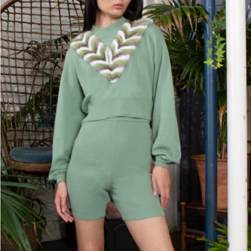 Izaak Azanei Ribbed Shorts